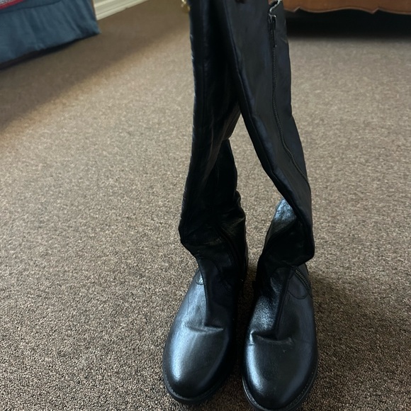 Black Knee High Shawny Boots - Picture 5 of 6